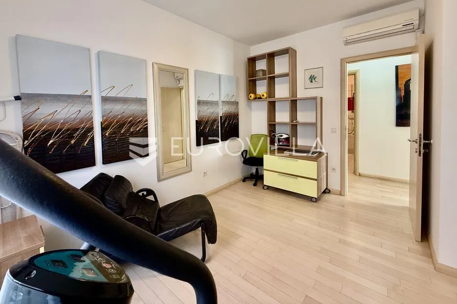 zagreb, srebrnjak četverosoban 140m2 + dva parkirna mjesta u garaži - slika 16