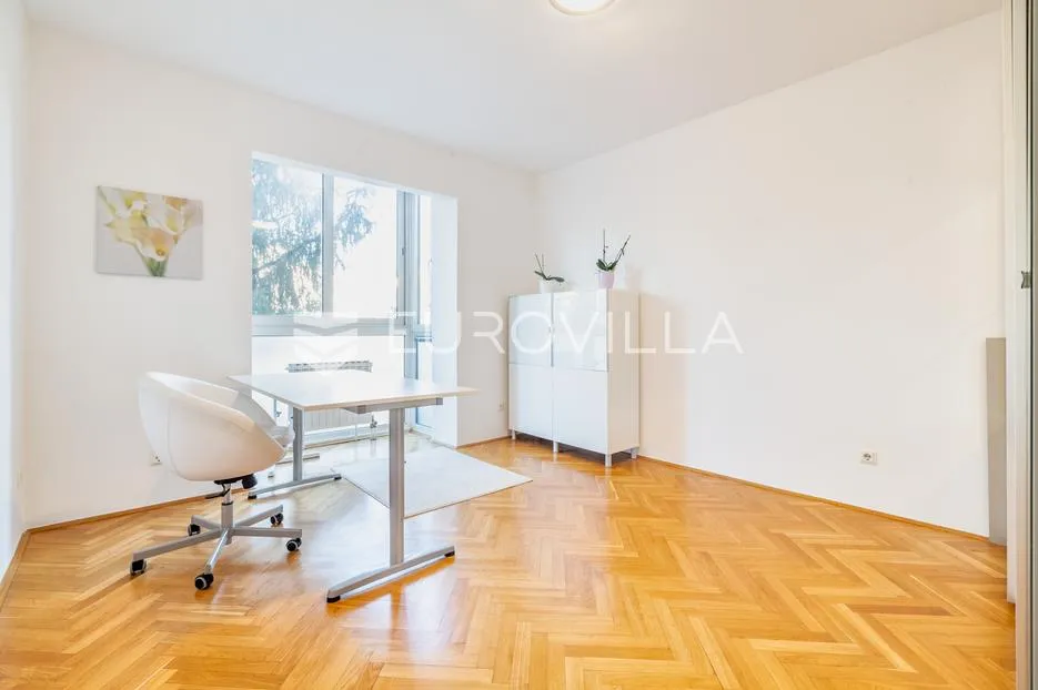 zagreb, donji grad prekrasan trosoban stan 85 m² - slika 6