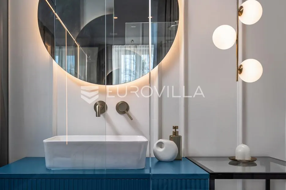 rijeka, centar, novouređen luksuzan stan nkp 105 m2 s tri apartmana - slika 18