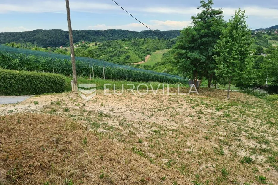 Samobor, Molvice, atraktivno građevinsko zemljište površine 719 m2