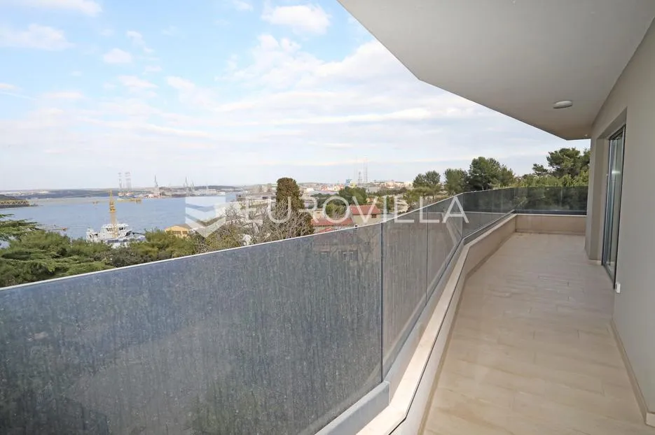istra, pula, luksuzni penthaus 162 m² s pogledom more na top lokaciji - slika 23