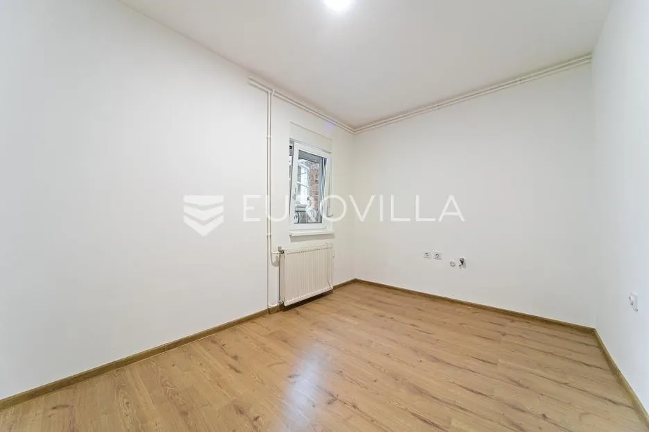 osijek, gornji grad, potuno renovirani dvoetažni stan površine 70 m² - slika 9