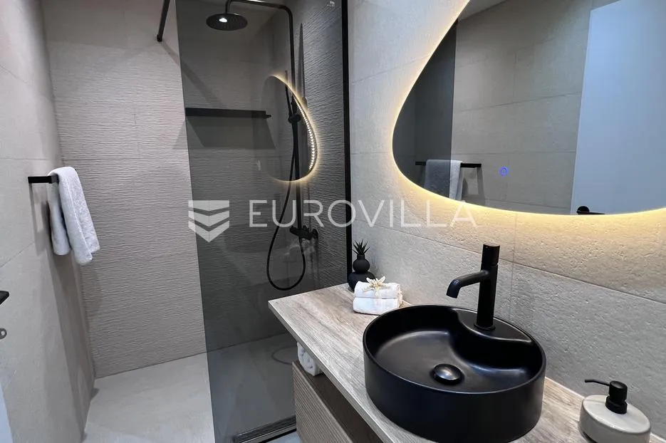 istra, kanfanar, potpuno renovirane dvije kamene kuće, useljive odmah, 130 m² - slika 21