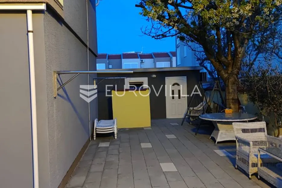 nin, ždrijac, prekrasna apartmanska vila, prvi red do mora - slika 26