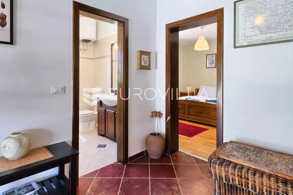 istra, bale, vila s bazenom na imanju od 30.000 m2 u osami - slika 46