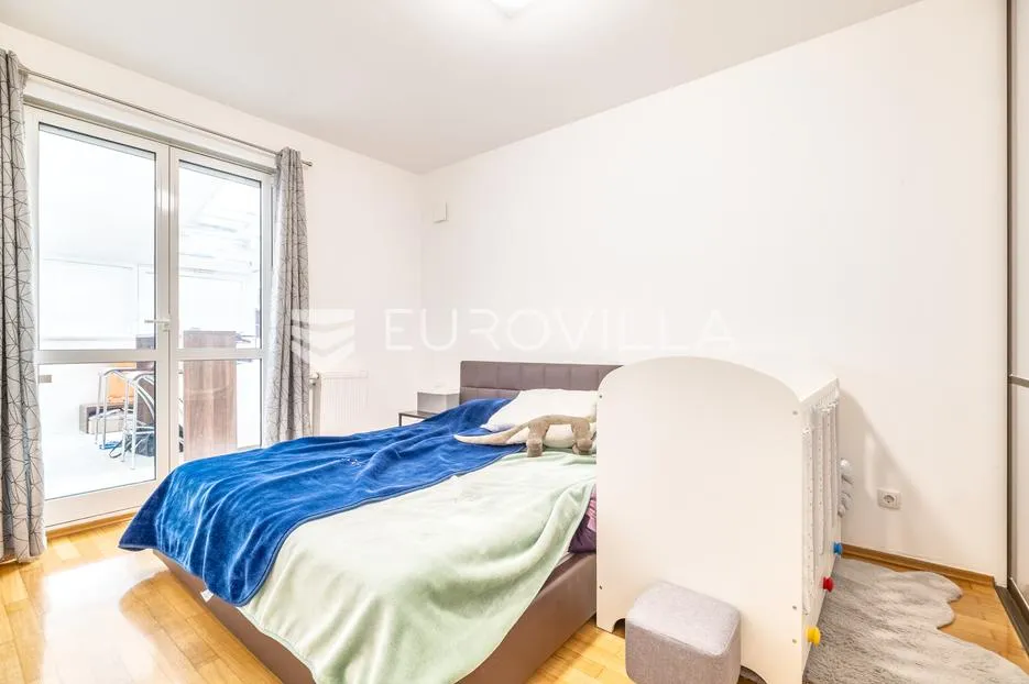 zagreb, medveščak, trosoban stan sa zimskim vrtom, terasom i garažom, 124 m² - slika 5