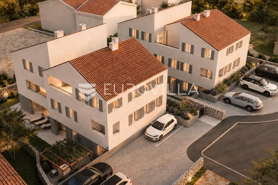 grad cres, centar, luksuzan trosoban stan u prizemlju 126 m², odlična lokacija - slika 17