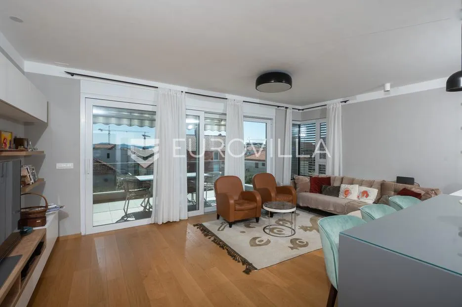 zadar, borik, luksuzan penthouse površine 137,26 m² s terasama na top lokaciji - slika 5