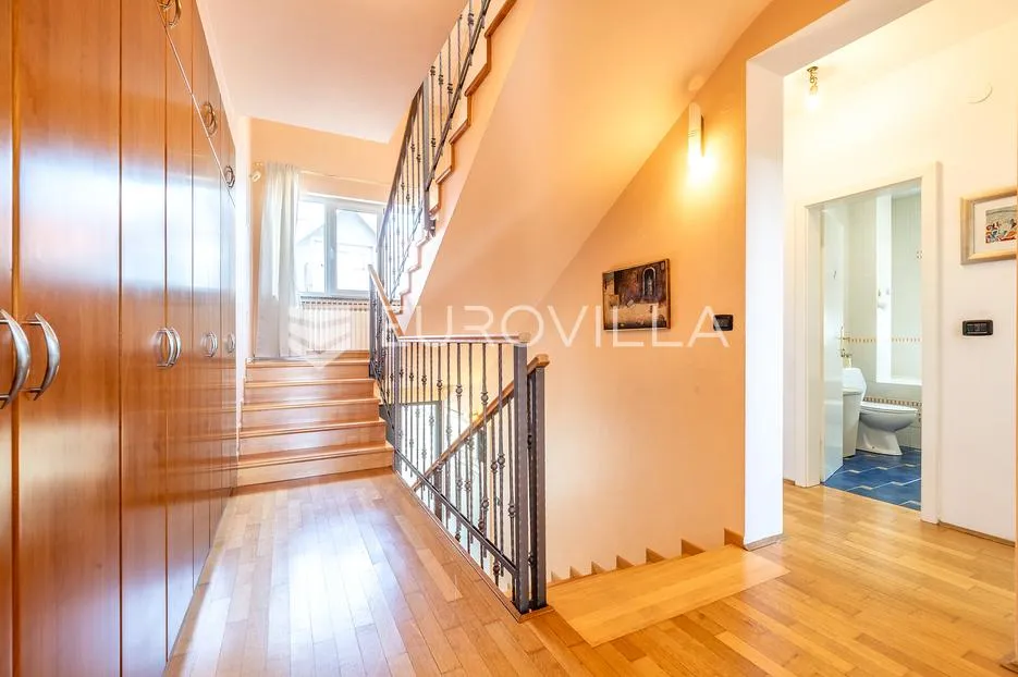 zagreb, vrhovec, atraktivna vila s vrtom i parkingom, 530 m² - slika 8