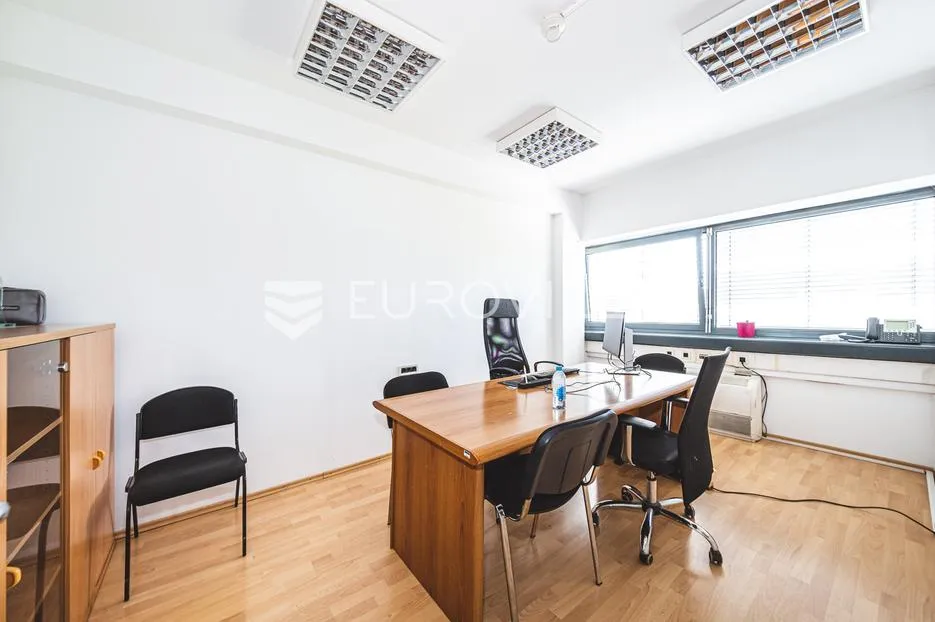 zagreb, borongajska cesta, prostrani uredski prostori za zakup 169 m2 - slika 31