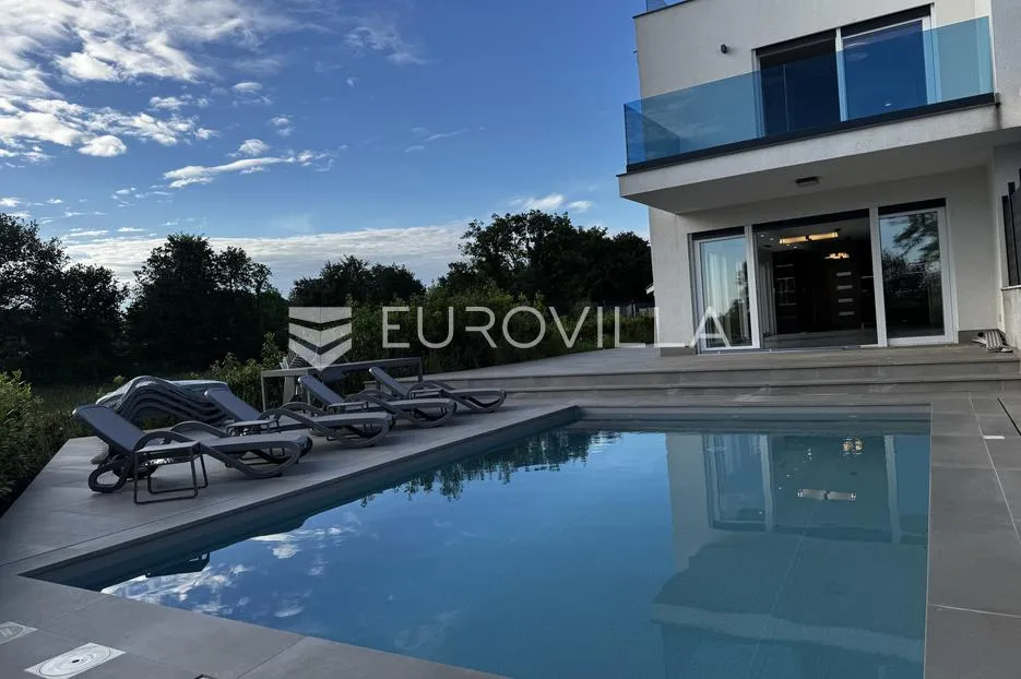 istra, poreč, luksuzna kuća 150m od mora - slika 12
