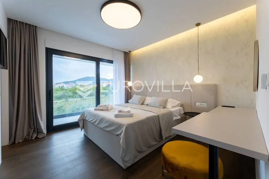 kaštel stari, luksuzna vila s bazenom i pogledom na more - slika 18