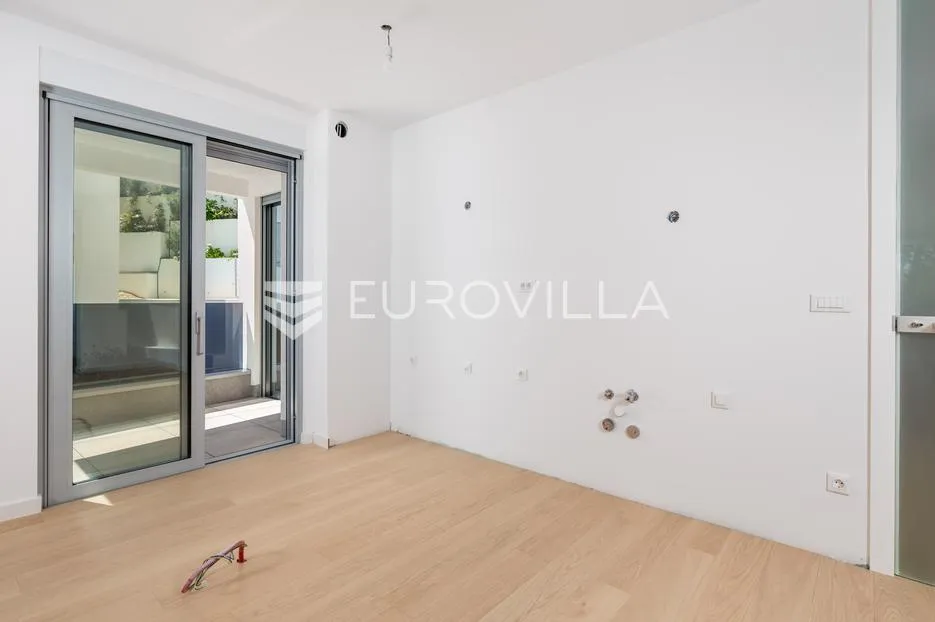 opatija, centar, atraktivan višesoban stan u novogradnji s 4 parkirna mjesta nkp 254 m2 - slika 32