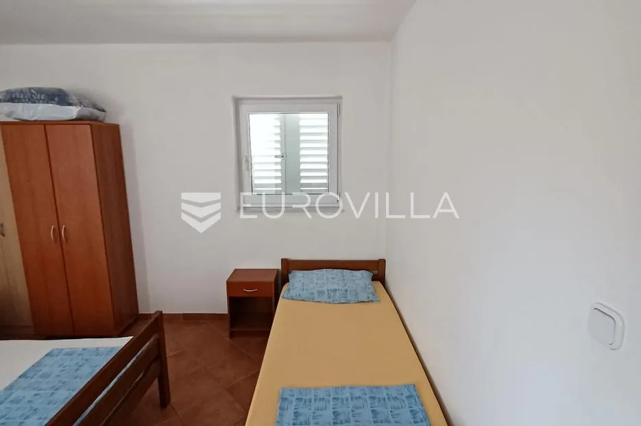 zadar, vir dvojna kuća sa šest apartmana prvi red do mora, površine 228 m² - slika 24