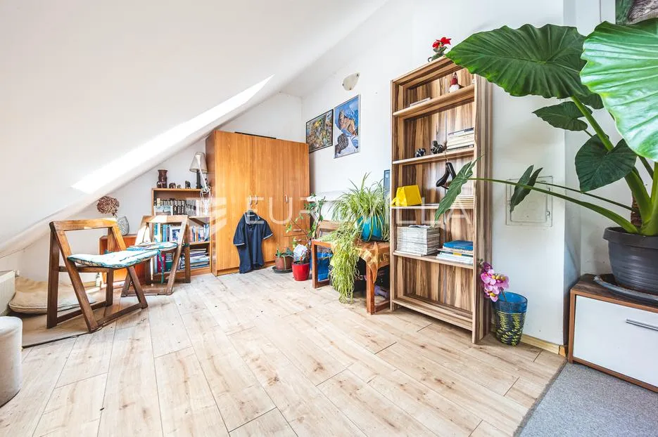 zagreb, pantovčak, prostrana obiteljska kuća 400 m² na parceli 735 m², prekrasan pogled - slika 30