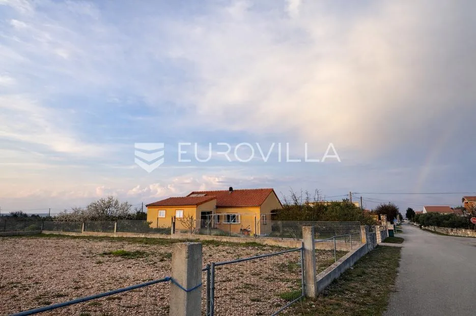 zadar, paljuv, ograđeno građevinsko zemljište 980 m² - slika 5