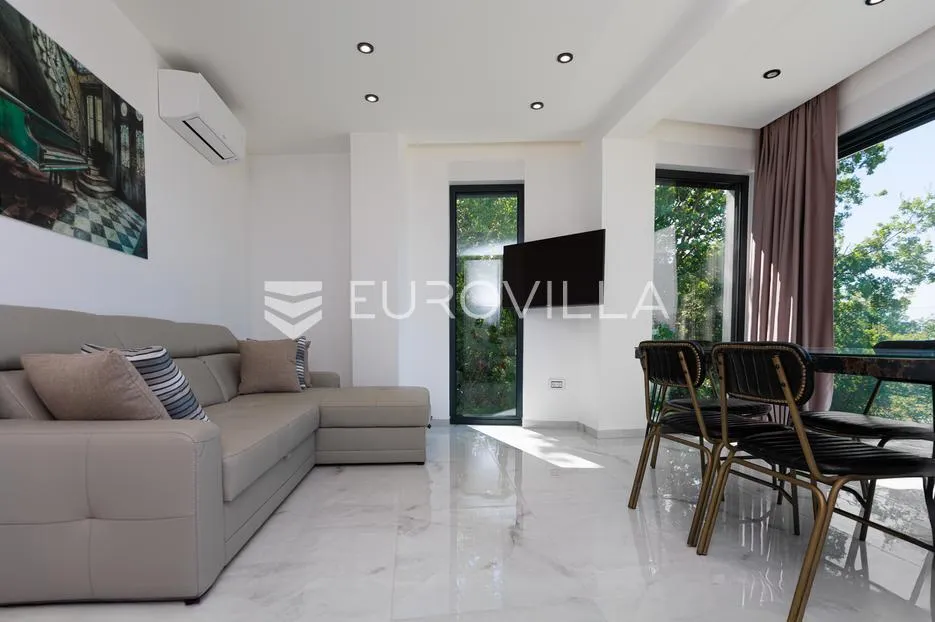 rijeka, kostrena, paveki villa s 2 stana, pomoćnim objektom i bazenom 279 m² - slika 46