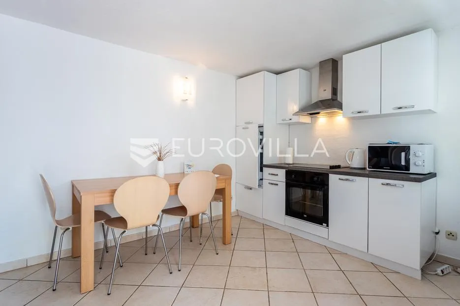 brač, milna, samostojeća kuća s četiri apartmana - slika 29