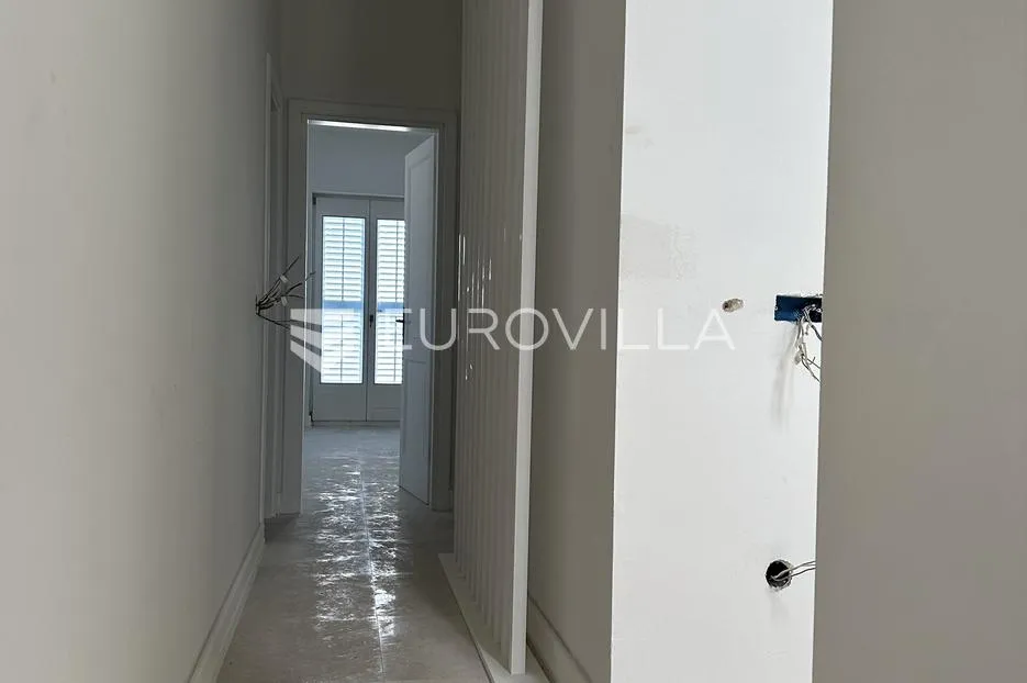 otok pašman, dobropoljana, klasična kamena vila u prvom redu do mora - slika 19