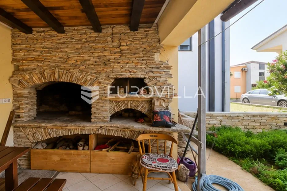 vir, samostojeća prizemnica s garažom i mediteranskim vrtom, 120 m od mora - slika 19