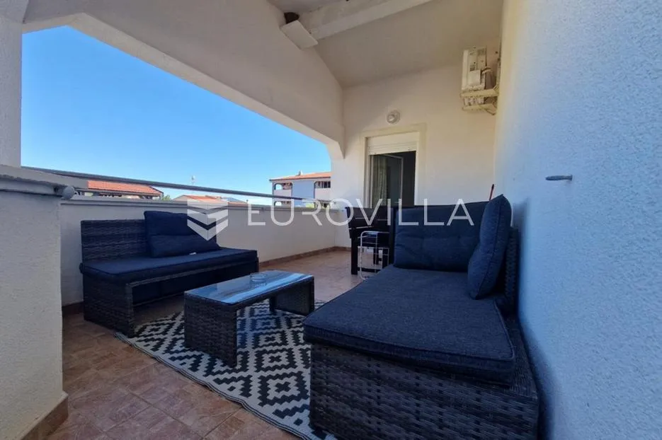 vir, dva apartmana na 1. katu s pogledom na more, 110m od plaže - slika 44