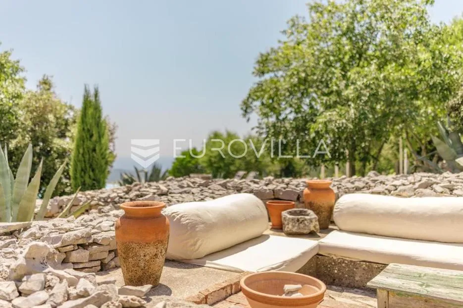 otok hvar, jedinstveno imanje na izuzetnoj lokaciji - slika 11