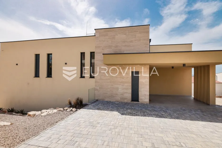 zadar, maslenica, luksuzna vila s bazenom i neometanim pogledom na more 254 m² - slika 76