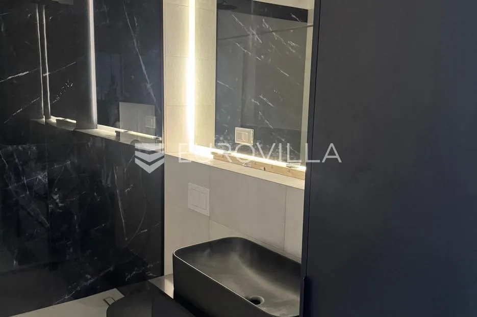 split, bel etage 2, luksuzan jednosoban stan s garažnim mjestom - slika 11