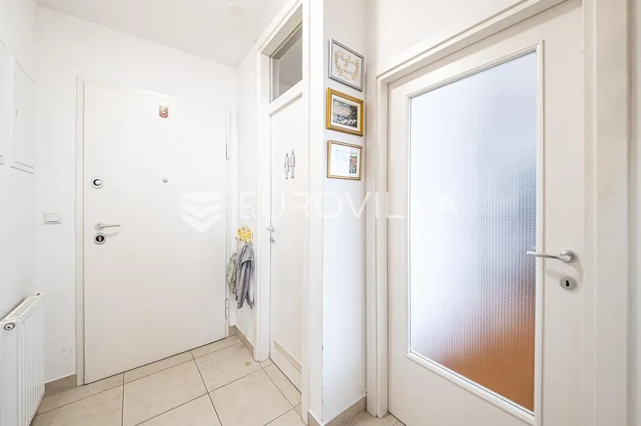 zagreb, špansko, predivan trosoban stan 69 m² - slika 15