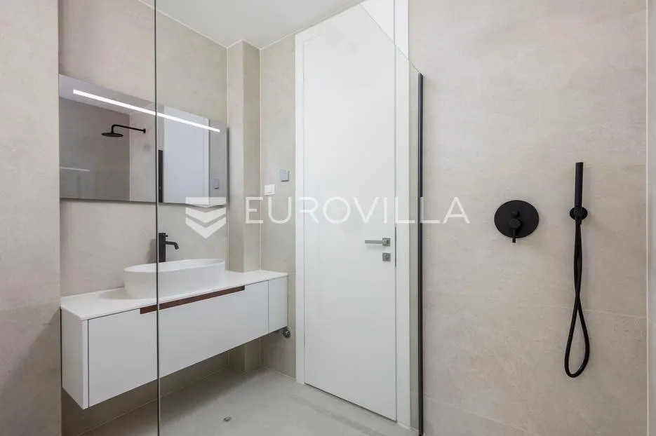 opatija, centar, trosoban stan u novogradnji s 2 terase nkp 134 m2 - slika 6