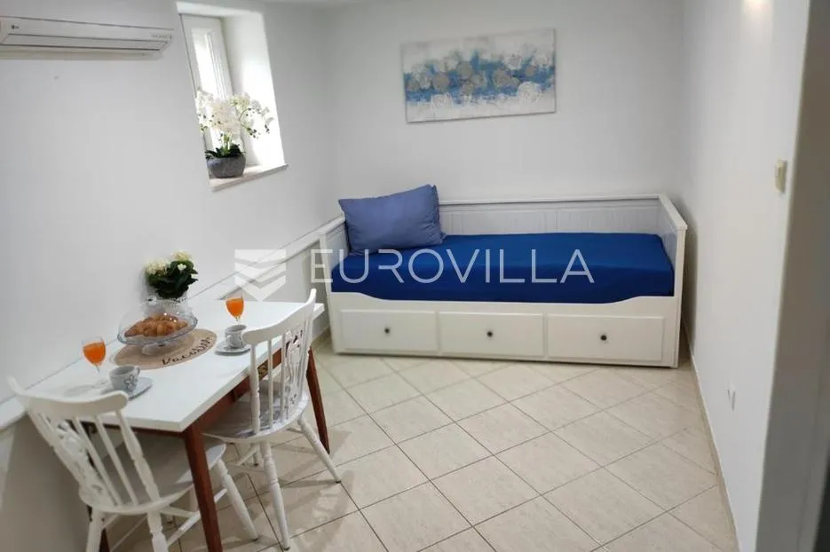 kaštel stari, lijep studio apartman za najam - slika 2