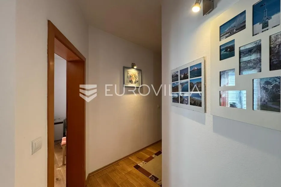 đakovo, vrhunska prizemnica, elegancija i prostranost na 267 m² - slika 19