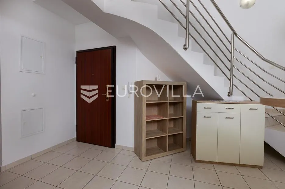 kastav, brestovice, četverosoban stan 85 m² s dnevnim boravkom u potkrovlju, dugoročni najam - slika 10