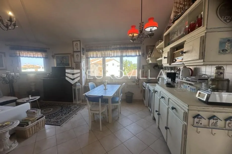 istra, ližnjan, šarmantan dvosobni stan nkp 48 m2 s pogledom more - slika 9