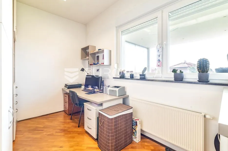 zagreb, stenjevec, borčec, prekrasan trosoban stan 112 m² - slika 7