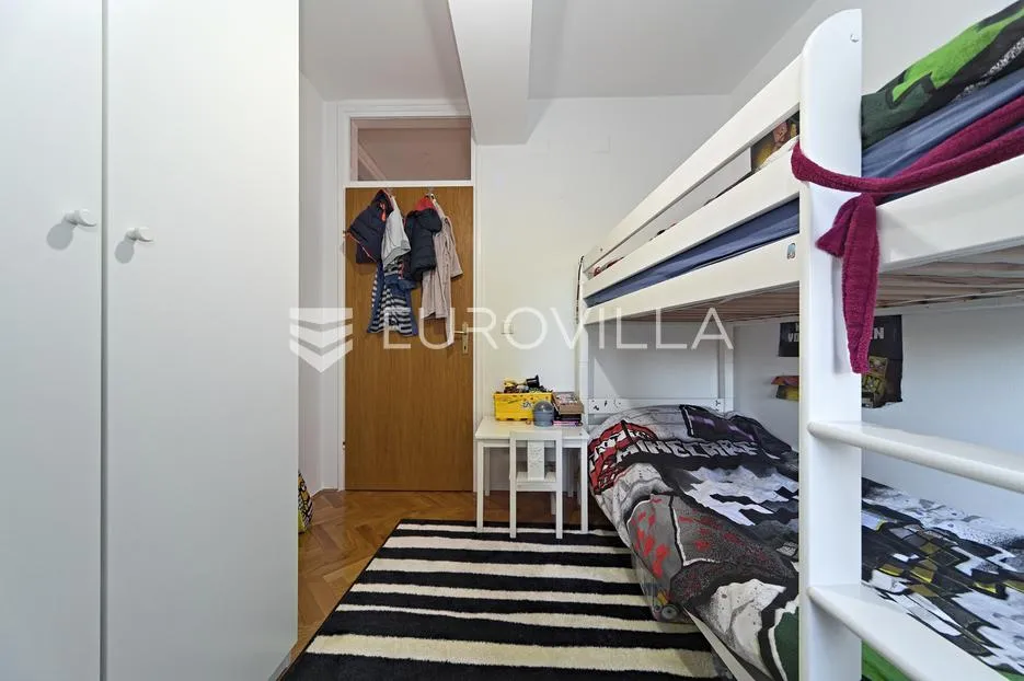osijek, donji grad, trosoban stan s loggiom i garažnim mjestom - slika 11
