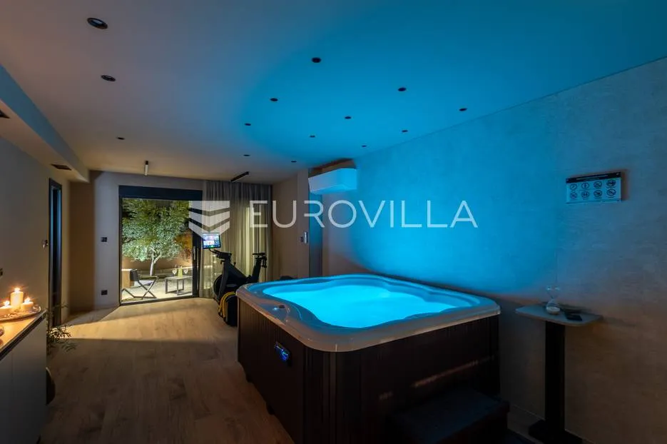 trogir okolica, moderna vila s bazenom blizu mora - slika 28