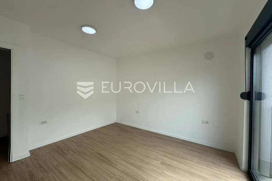 istra, poreč, dvojna kuća 168 m² s 4 spavaće sobe i 3 parkirna mjesta - slika 9