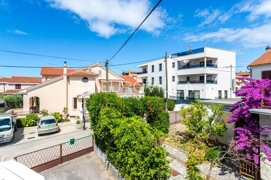 vodice, apartmanska kuća – idealna investicija za turizam! - slika 19