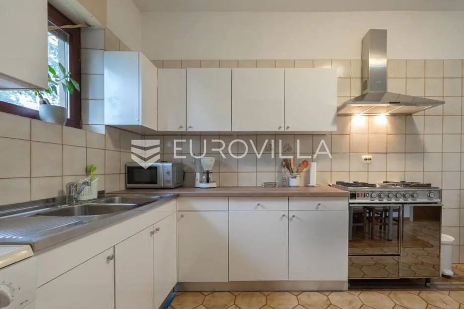 istra, medulin, samostojeća kuća sa više stambenih jedinica, pogled more - slika 14