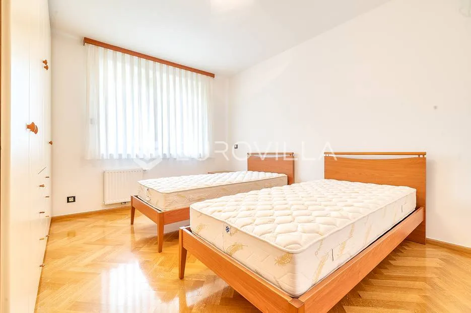 zagreb, podsused, obiteljska kuća nkp 450m2 s vanjskim bazenom - slika 11