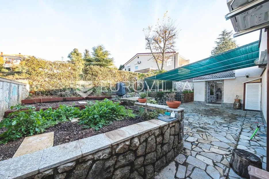 otok krk, njivice, prekrasna kuća s pogledom na more nkp 244 m2 - slika 31
