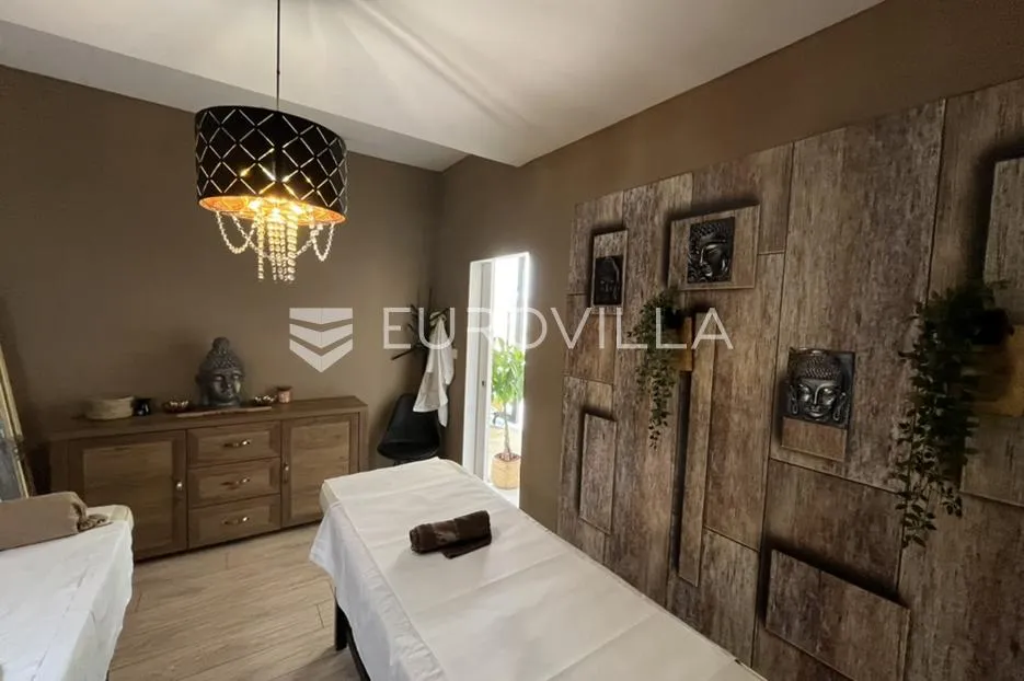 istra, rovinj, uhodani beauty studio u aci marini rovinj, prodaja poslovanja i inventara - slika 16