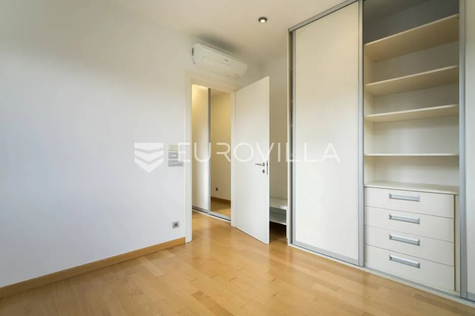 babonićeva, luksuzan peterosoban penthouse nkp 190 m2 - slika 12