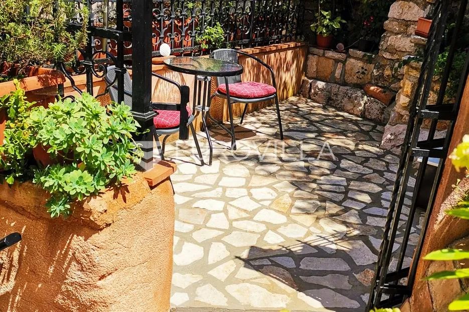istra, rovinj, kuća s dva apartmana i vrtom 232 m2 u centru rovinja - slika 11