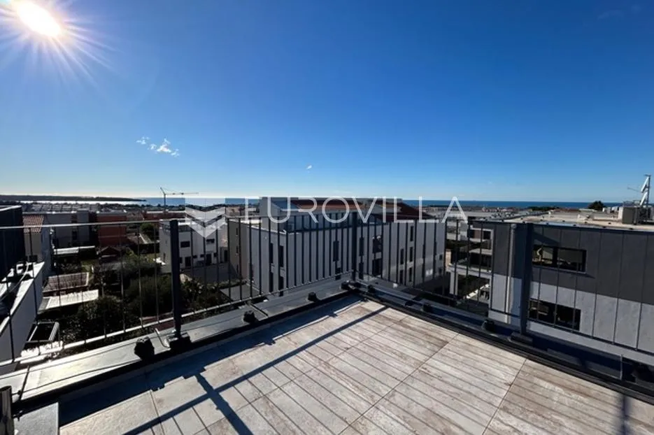 istra, novigrad – moderan stan s panoramskim pogledom na more i prostranom krovnom terasom - slika 30