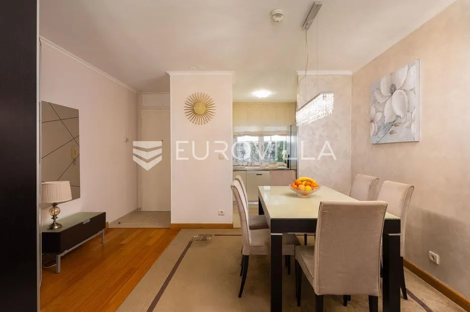 split, firule, luksuzan dvosoban stan 82m2, parking, do 1.6.2026. - slika 6