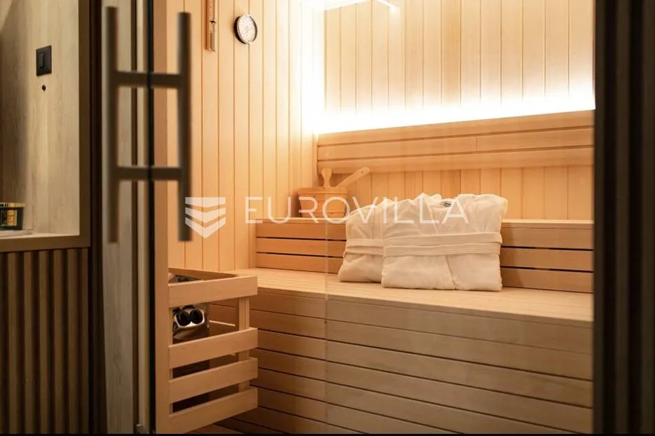 krk, novogradnja u krku, četverosoban dvoetažni stan 136 m² sa wellnessom i bazenom - slika 19
