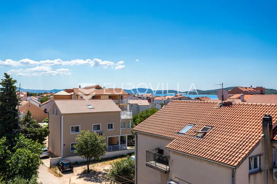 vodice, prostran penthouse s krovnom terasom, 168,79 m² - slika 18