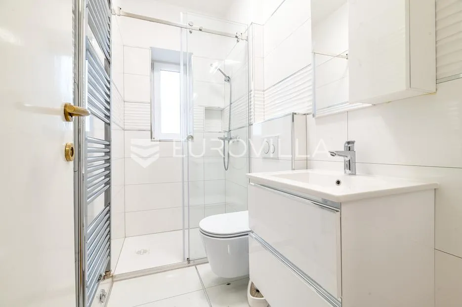 zagreb, donji grad, prekrasan peterosoban stan 132 m² - slika 12